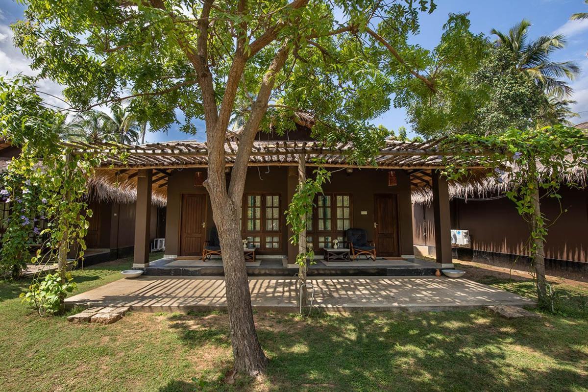 Club Mango Resort Kalpitiya Exterior photo
